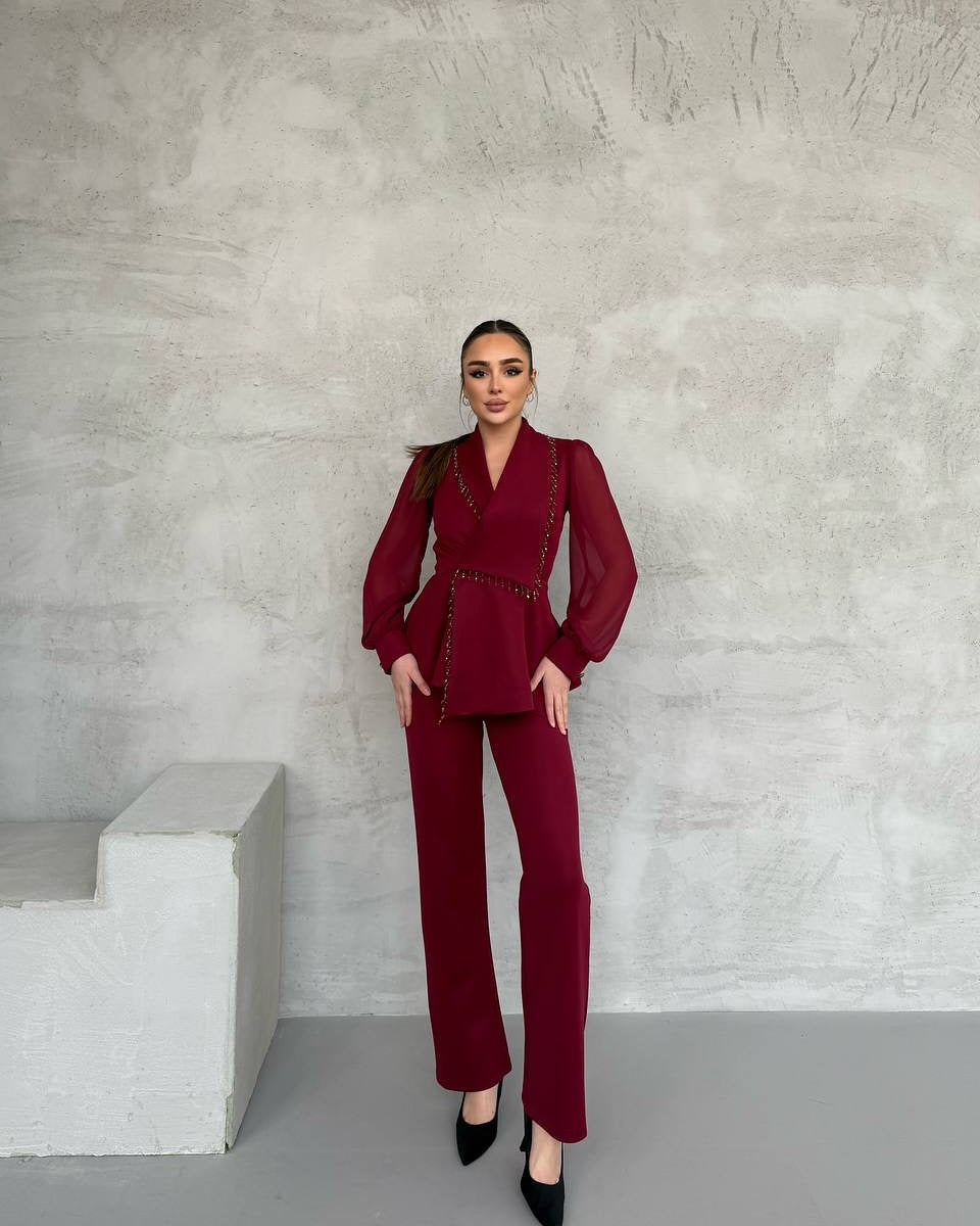 Conjunto de Dos Piezas con Blazer de Escote Corazón y Pantalón Recto para Mujer | Ideal para Eventos Formales o Profesionales