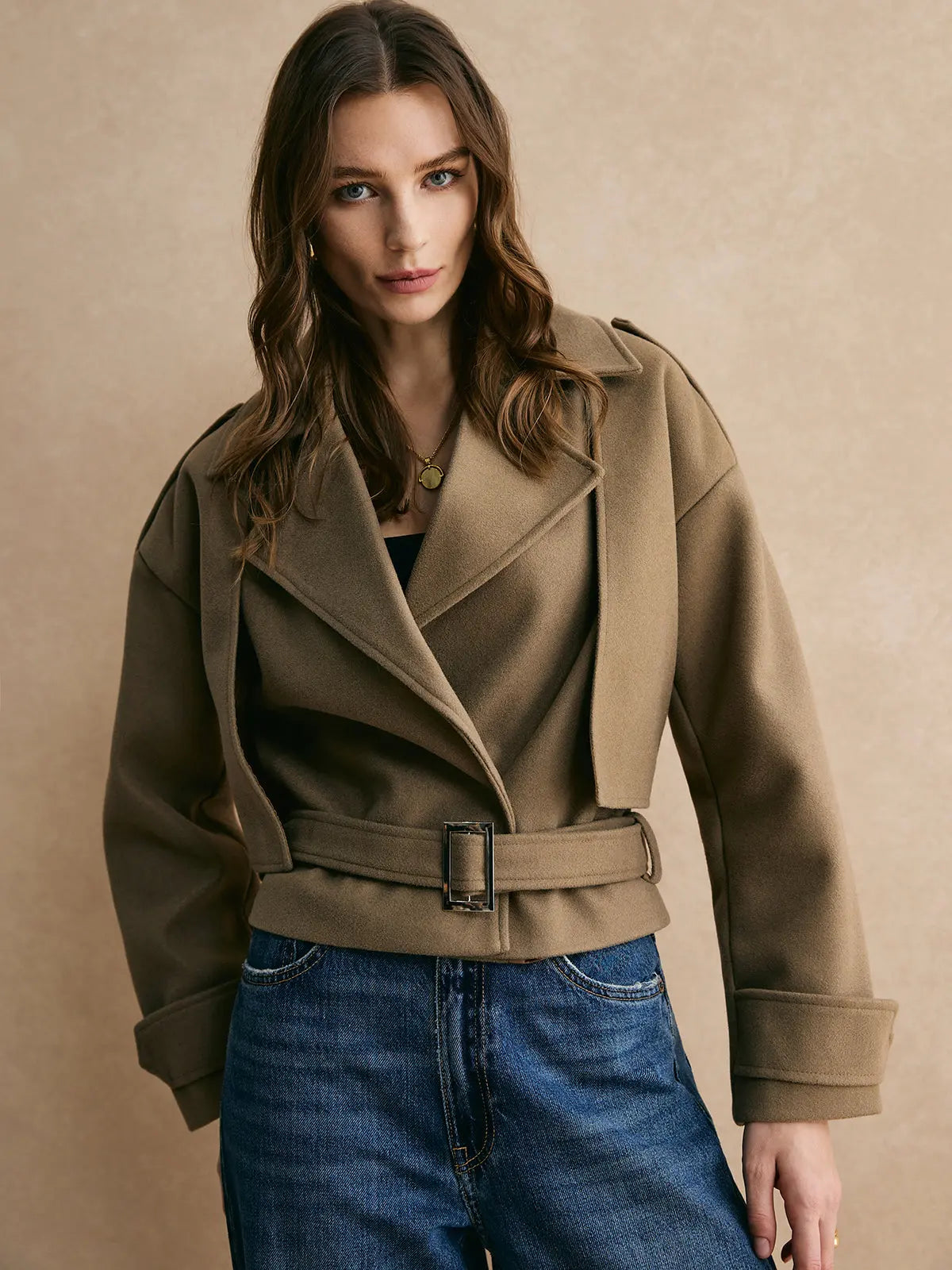 Chaqueta con Cinturón Ajustable y Diseño Liso para Mujer | Ideal para Otoño e Invierno