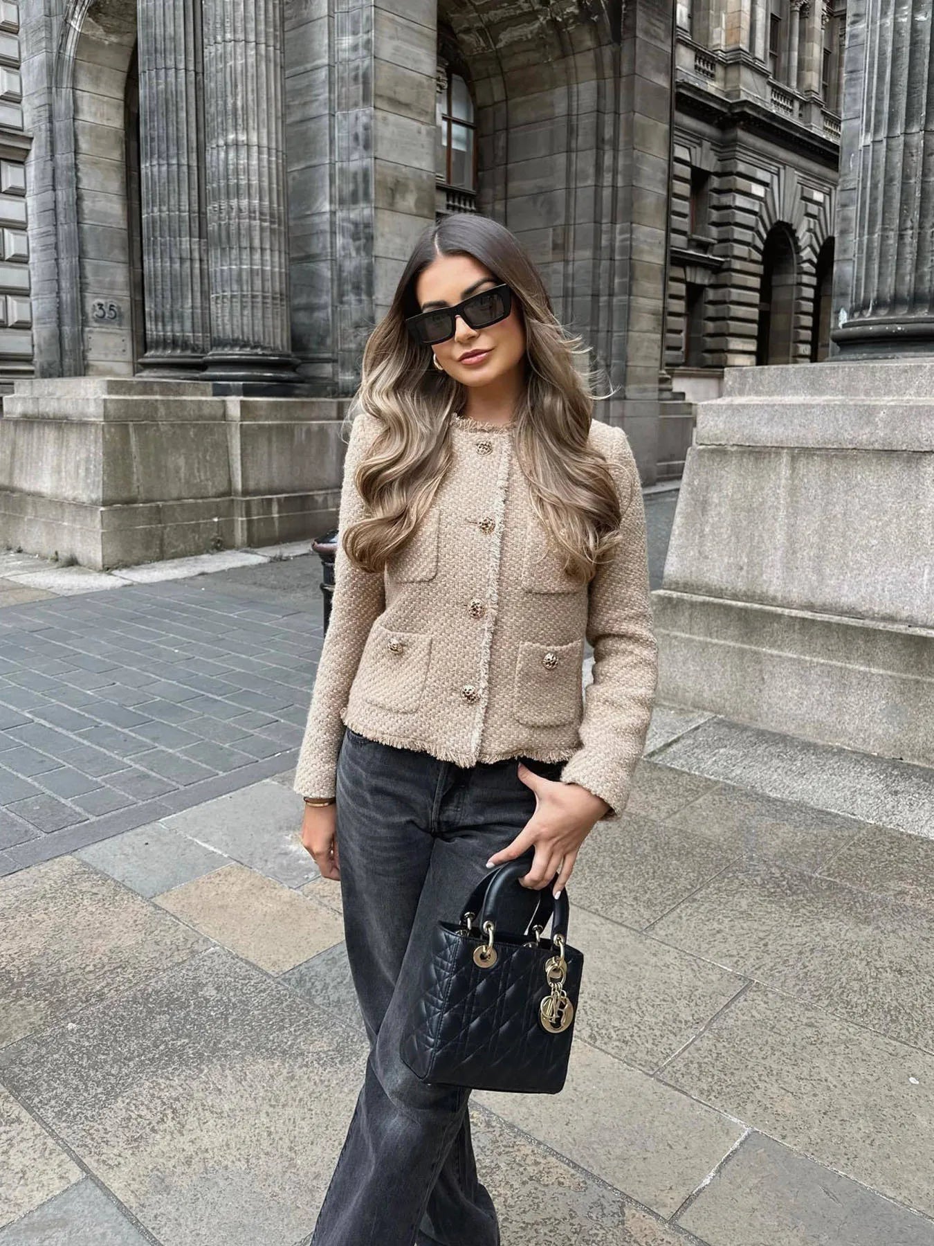 Blazer Corto con Corte Ajustado para Mujer | Ideal para Uso Diario y Profesional