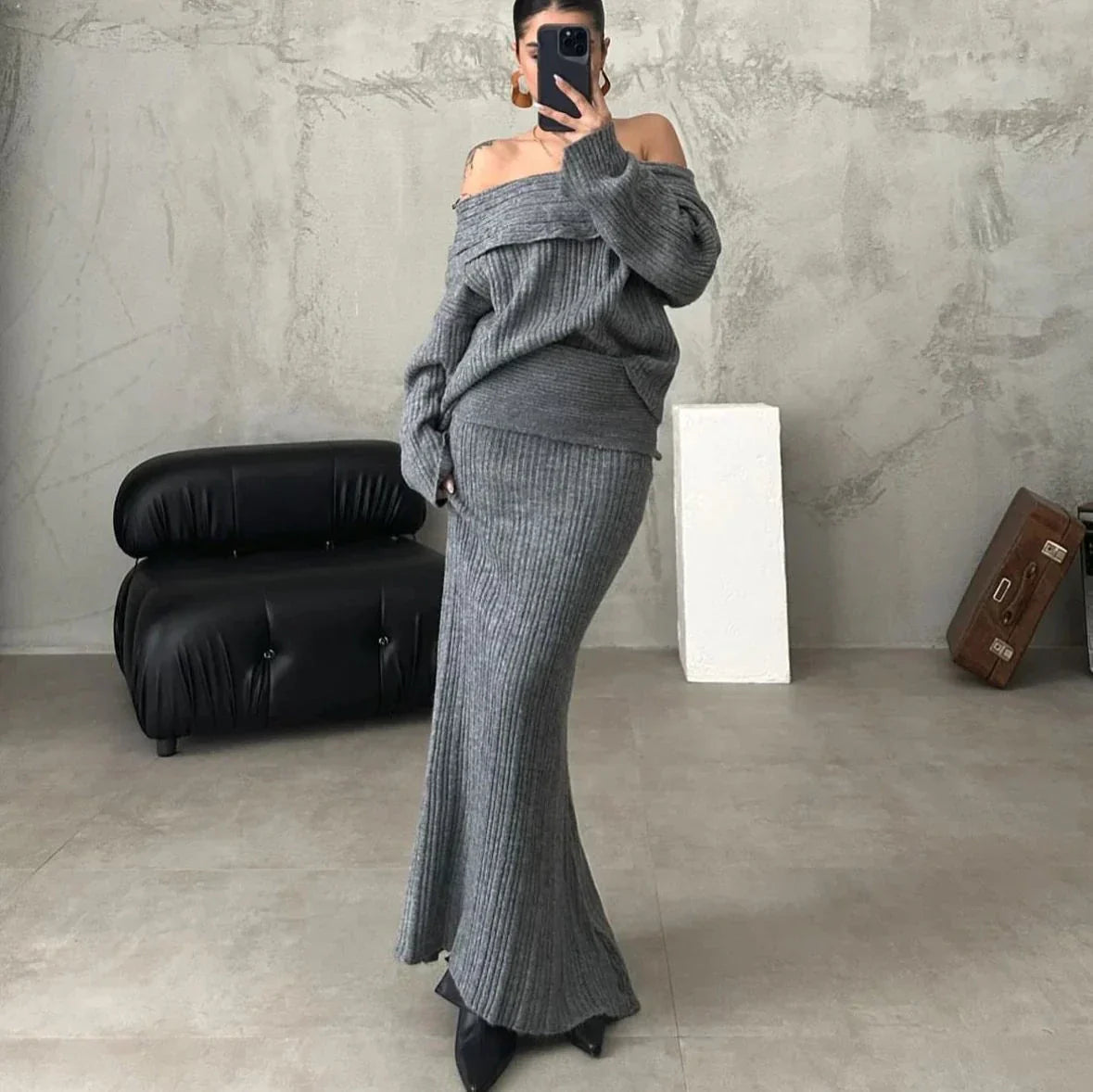 Conjunto de Jersey con Hombros Descubiertos y Falda Ajustada para Mujer | Ideal para Uso Diario y Salidas