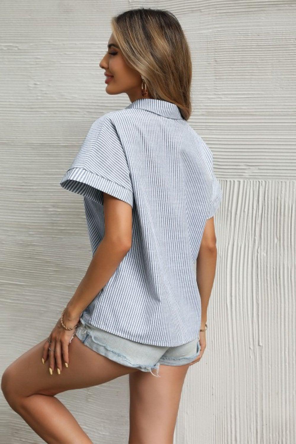 Blusa de Manga Corta con Motivo de Rayas y Cuello Clásico para Mujeres | Ideal para Uso Diario