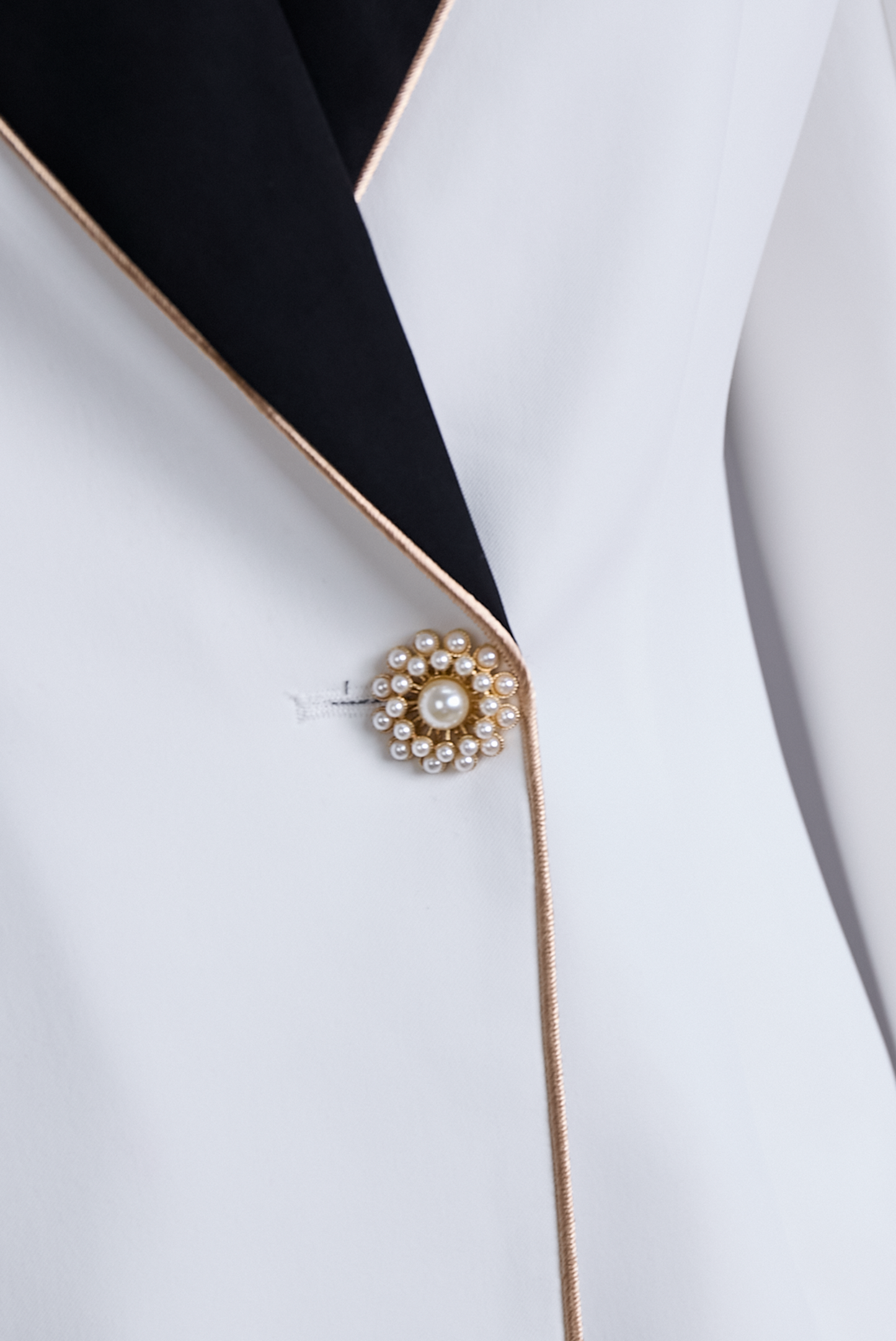 Blazer Entallado Con Corte Ligeramente Amplio Y Diseño Asimétrico Para Mujer | Ideal Para Uso Profesional O Diario