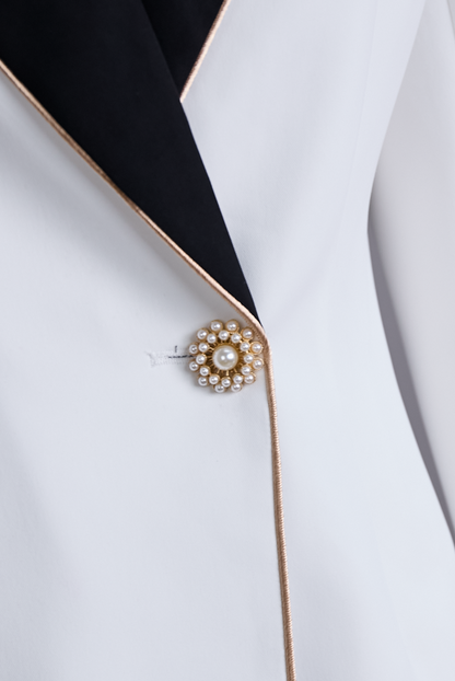 Blazer Entallado Con Corte Ligeramente Amplio Y Diseño Asimétrico Para Mujer | Ideal Para Uso Profesional O Diario