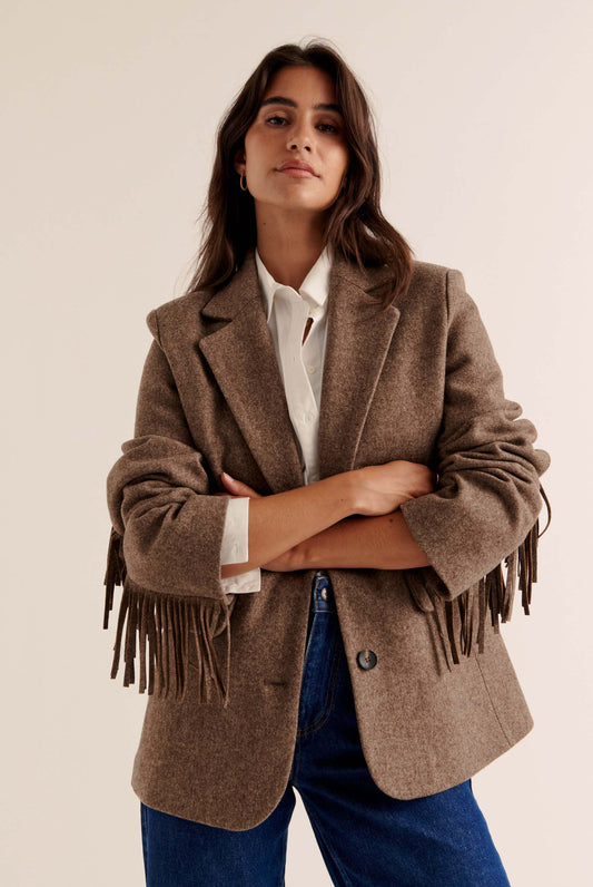 Blazer de Corte Recto con Hombros Estructurados y Flecos en Mangas para Mujer | Ideal para Uso Diario y Ocasiones Variadas