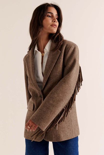 Blazer de Corte Recto con Hombros Estructurados y Flecos en Mangas para Mujer | Ideal para Uso Diario y Ocasiones Variadas