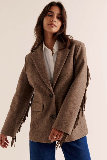Blazer de Corte Recto con Hombros Estructurados y Flecos en Mangas para Mujer | Ideal para Uso Diario y Ocasiones Variadas