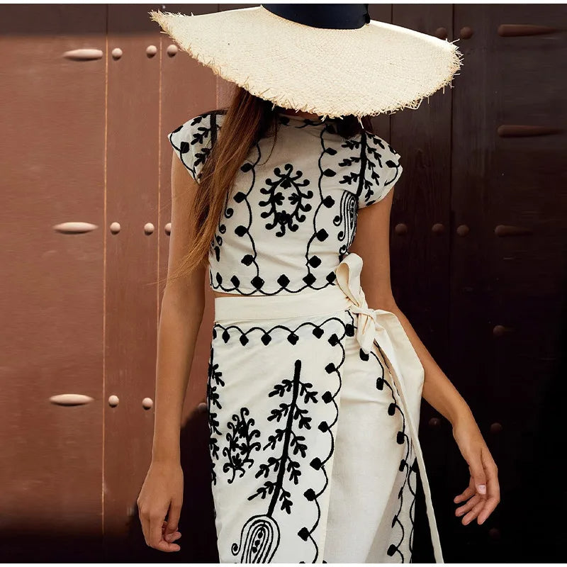 Conjunto De Dos Piezas con Top Corto Bordado y Falda Cruzada para Mujer | Ideal para Verano y Uso Diario