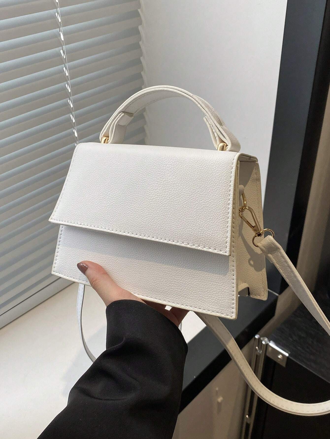 Mini Bolso Cuadrado con Bandolera Ajustable para Mujer | Ideal para Salidas y Eventos