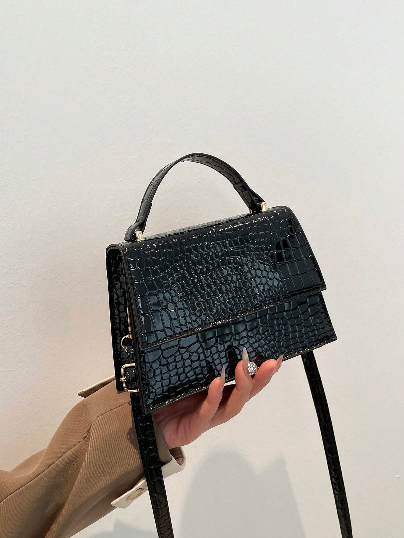 Mini Bolso Cuadrado con Bandolera Ajustable para Mujer | Ideal para Salidas y Eventos