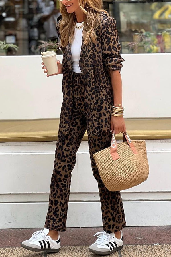 Conjunto de Dos Piezas con Blazer Ajustado y Pantalón con Estampado Leopardo para Mujer | Ideal para Uso Diario y Social