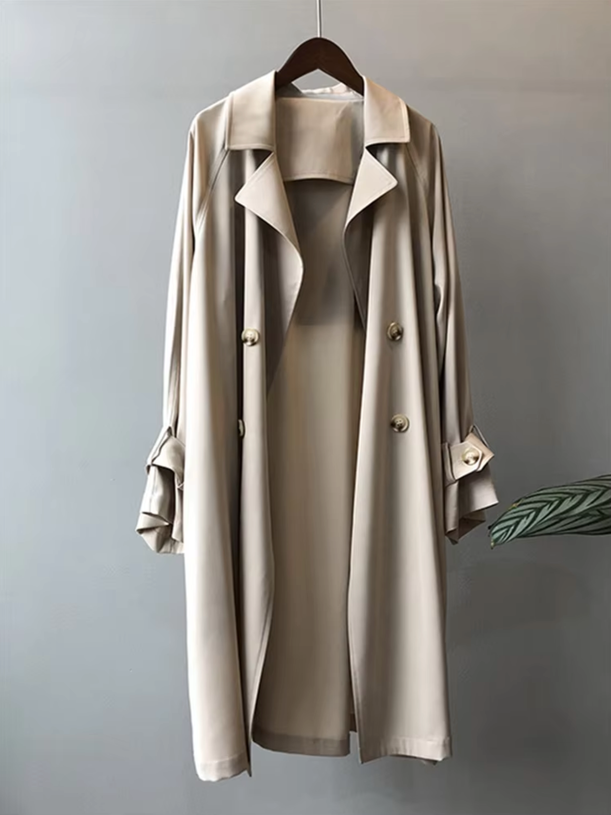 Trench Largo con Doble Botonadura para Mujer | Ideal para Uso Diario y Contextos Profesionales