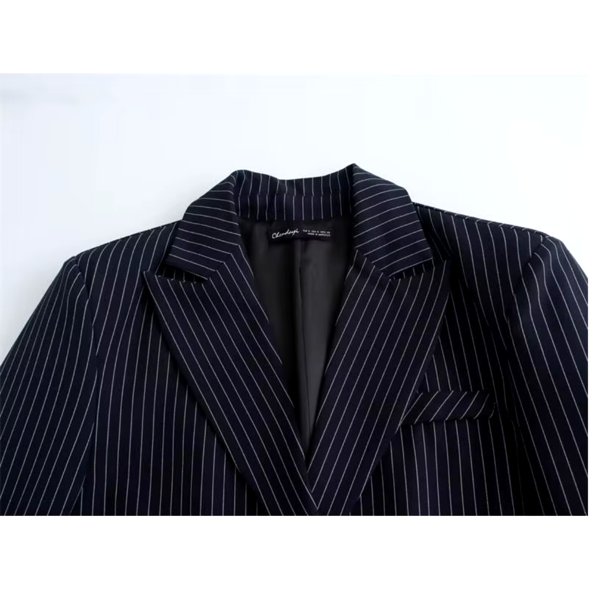 Blazer Corto con Doble Botonadura y Motivo de Rayas para Mujer | Ideal para Uso Diario y Ocasiones Formales