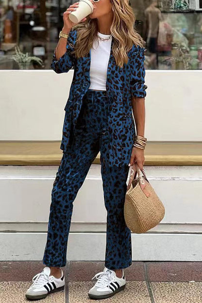 Conjunto de Dos Piezas con Blazer Ajustado y Pantalón con Estampado Leopardo para Mujer | Ideal para Uso Diario y Social