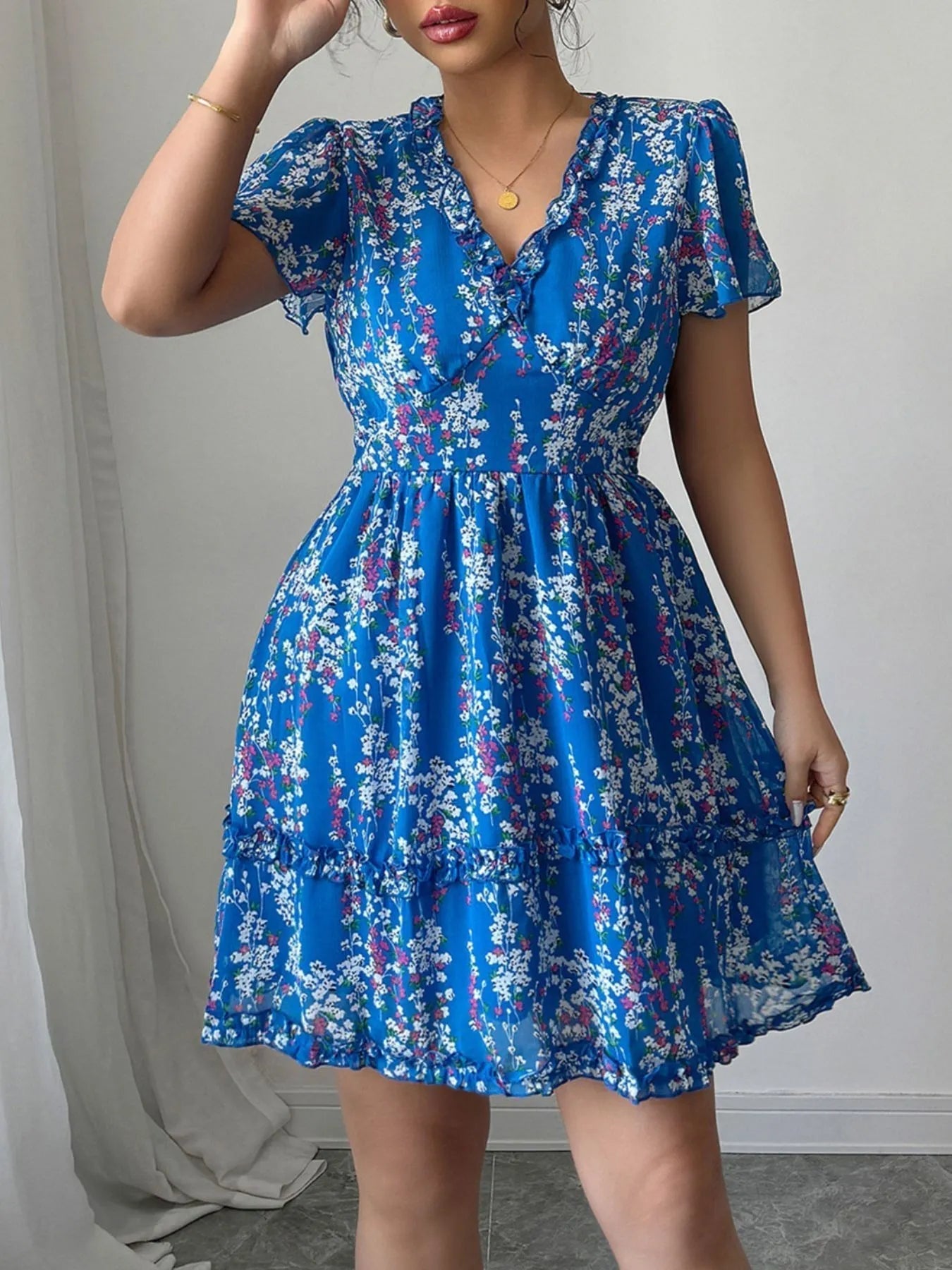 Vestido Corto con Estampado Floral y Corte Cruzado para Mujer | Ideal para Salidas de Verano y Actividades de Día