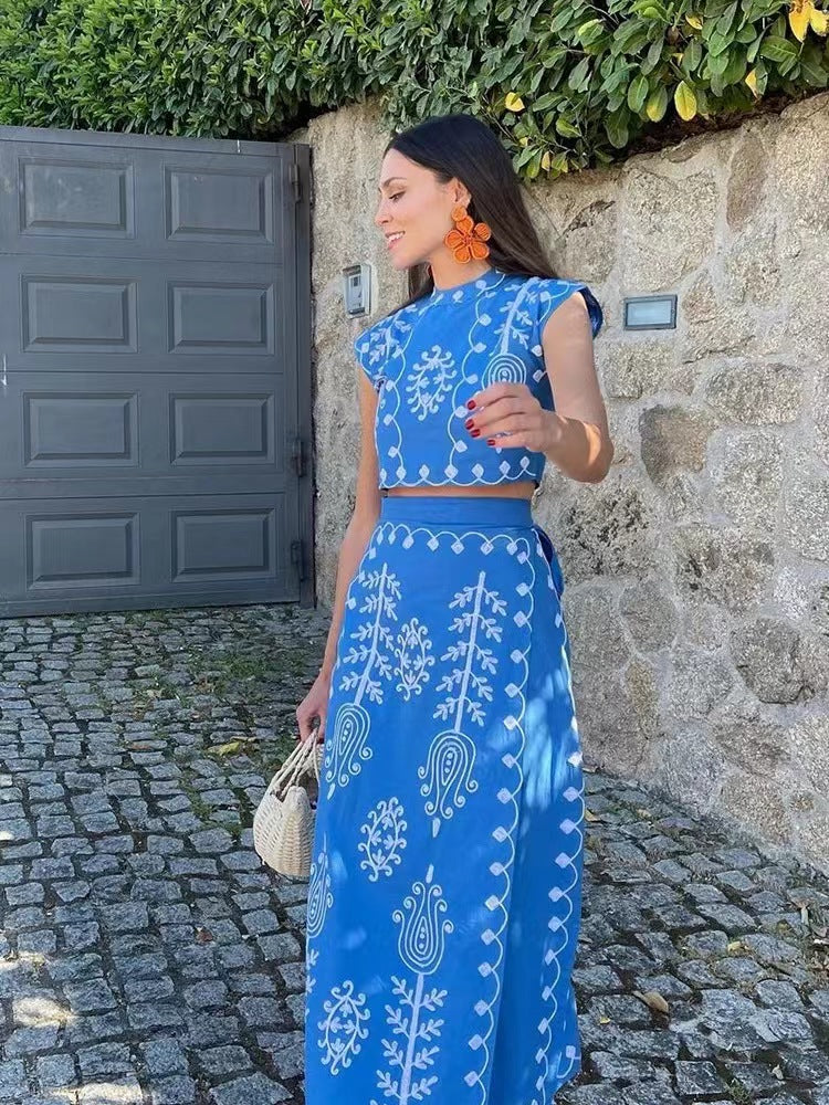 Conjunto De Dos Piezas con Top Corto Bordado y Falda Cruzada para Mujer | Ideal para Verano y Uso Diario