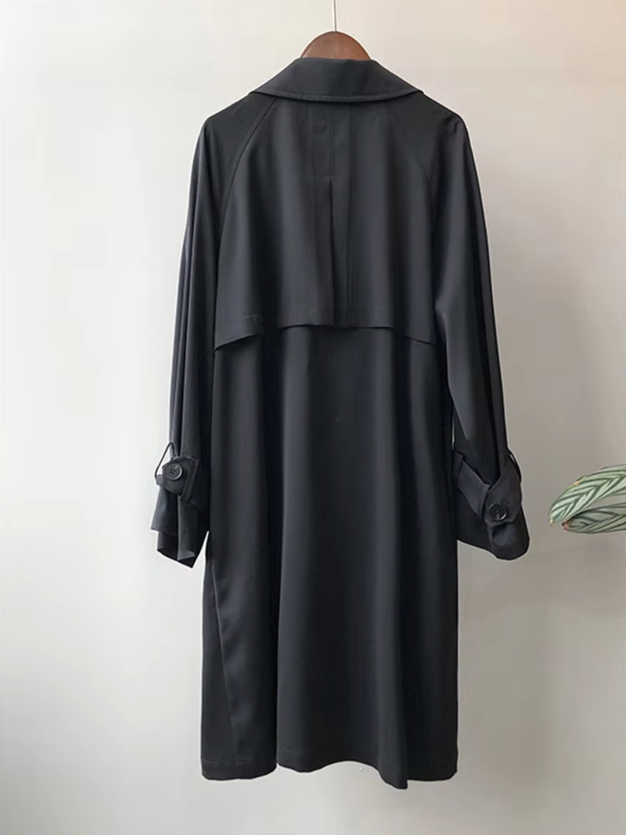 Trench Largo con Doble Botonadura para Mujer | Ideal para Uso Diario y Contextos Profesionales