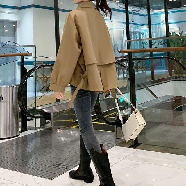 Trench-coat corto con Cuello Reverso y Cierre de Botones para Mujer | Uso Diario en Temporada Media
