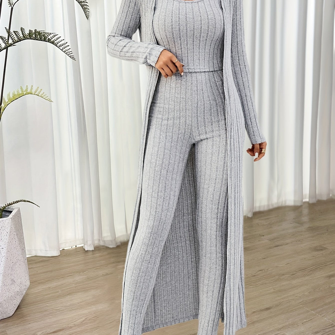 Conjunto de Tres Piezas con Ajuste Ceñido para Mujer | Ideal para Uso en el Hogar