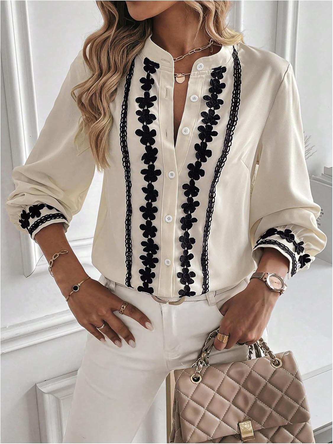 Blusa con Bordado Floral en Contraste para Mujer | Ideal para Uso Diario y Ocasiones Informales