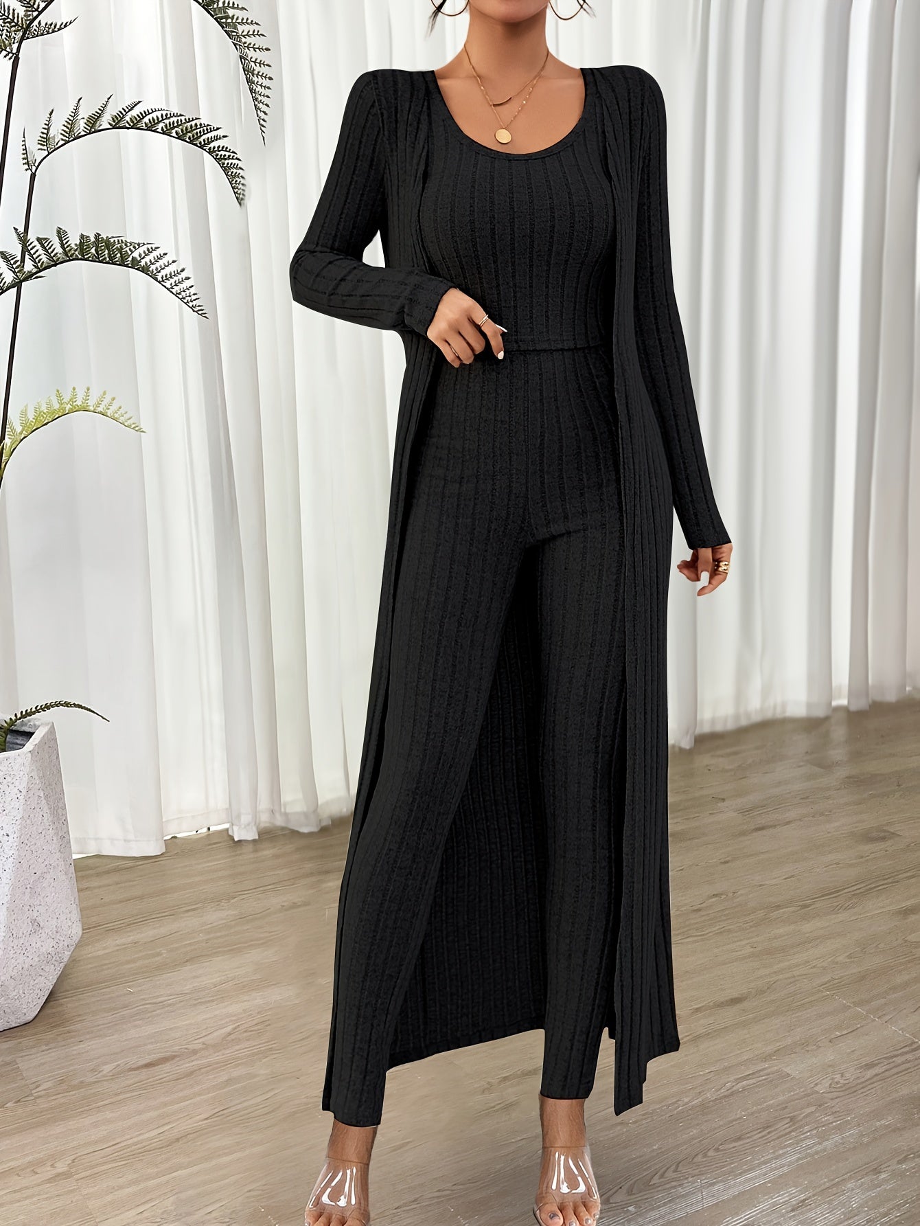Conjunto de Tres Piezas con Ajuste Ceñido para Mujer | Ideal para Uso en el Hogar