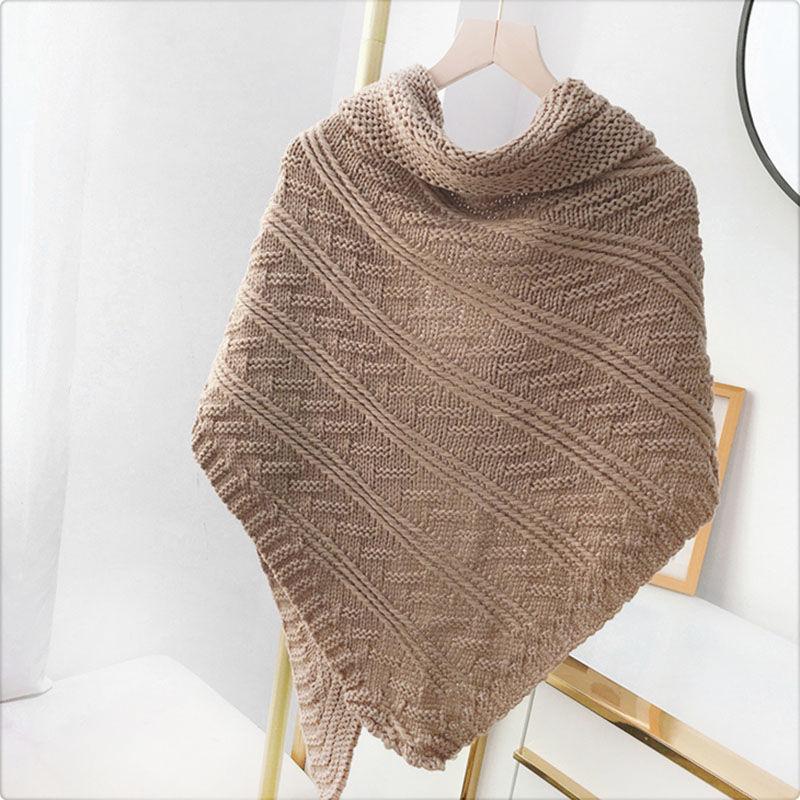 Chal Triangular con Cierre Ajustable para Mujer | Ideal para Invierno