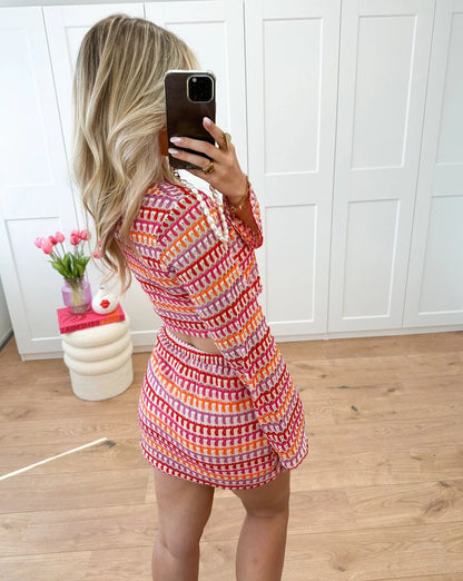 Conjunto con Top Corto De Manga Larga y Falda Mini De Talle Alto para Mujer | Ideal para Temporada Cálida
