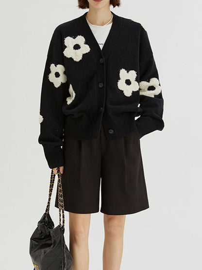 Cárdigan Con Motivo Floral Blanco Sobre Negro Y Corte Oversize Para Mujer | Ideal Para Uso Diario En Temporadas Frescas