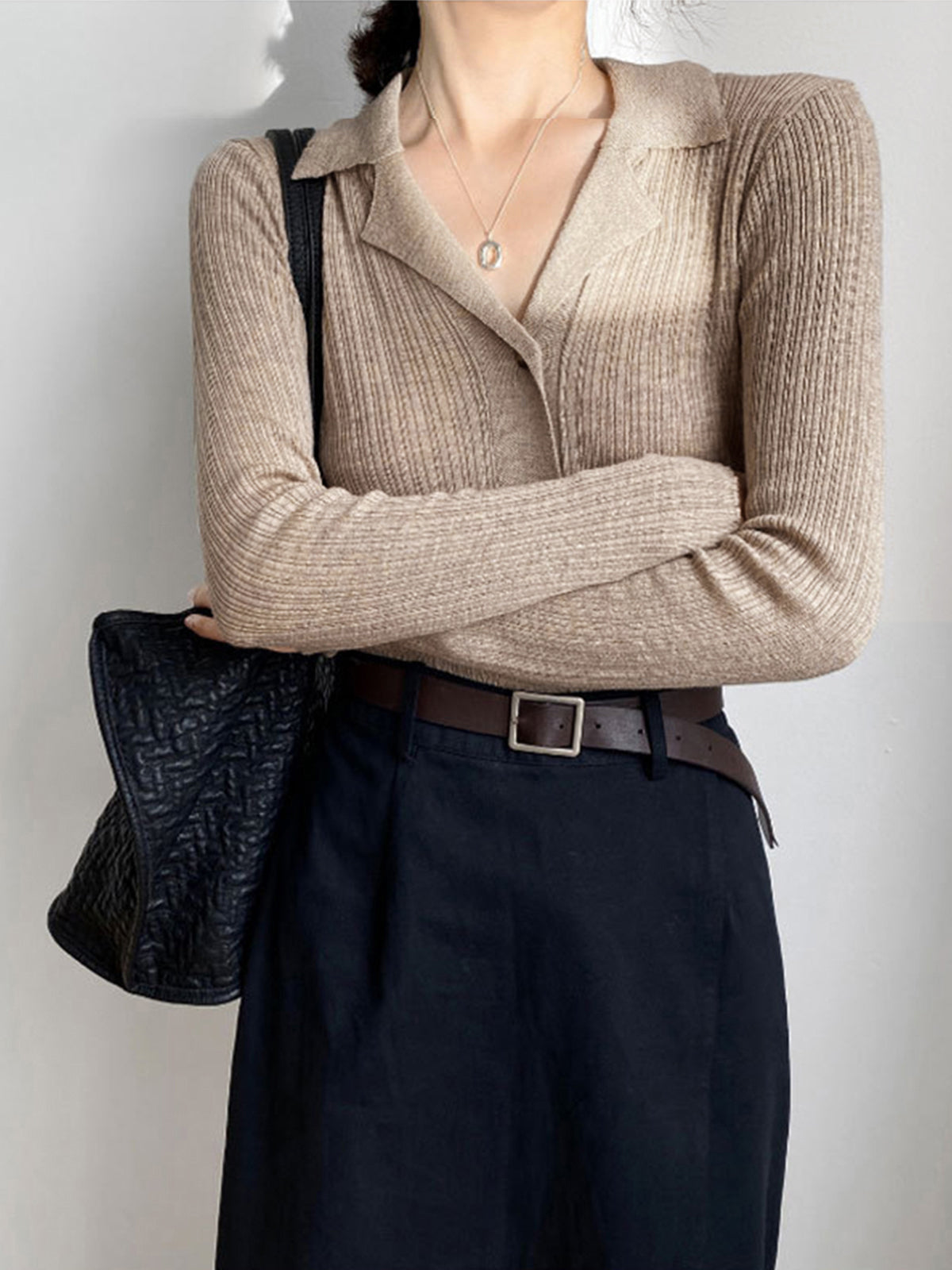 Cárdigan Beige con Corte Ajustado y Col Chemise para Mujer | Ideal para Oficina y Uso Diario