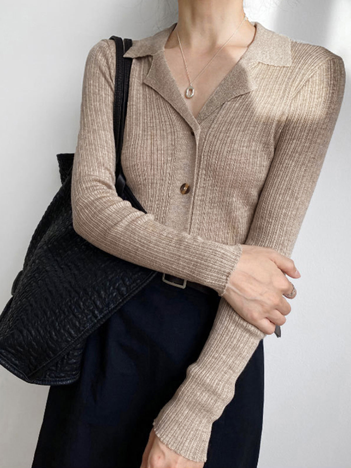 Cárdigan Beige con Corte Ajustado y Col Chemise para Mujer | Ideal para Oficina y Uso Diario