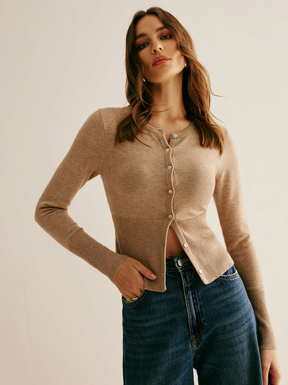 Cárdigan Beige con Corte Entallado y Cierre de Botones para Mujer | Ideal para Uso Diario y Oficina