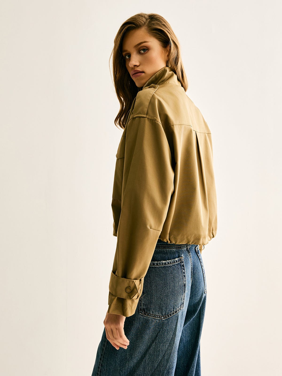 Chaqueta Utility Corta Con Bolsillos Frontales Para Mujer | Ideal Para Entretiempo