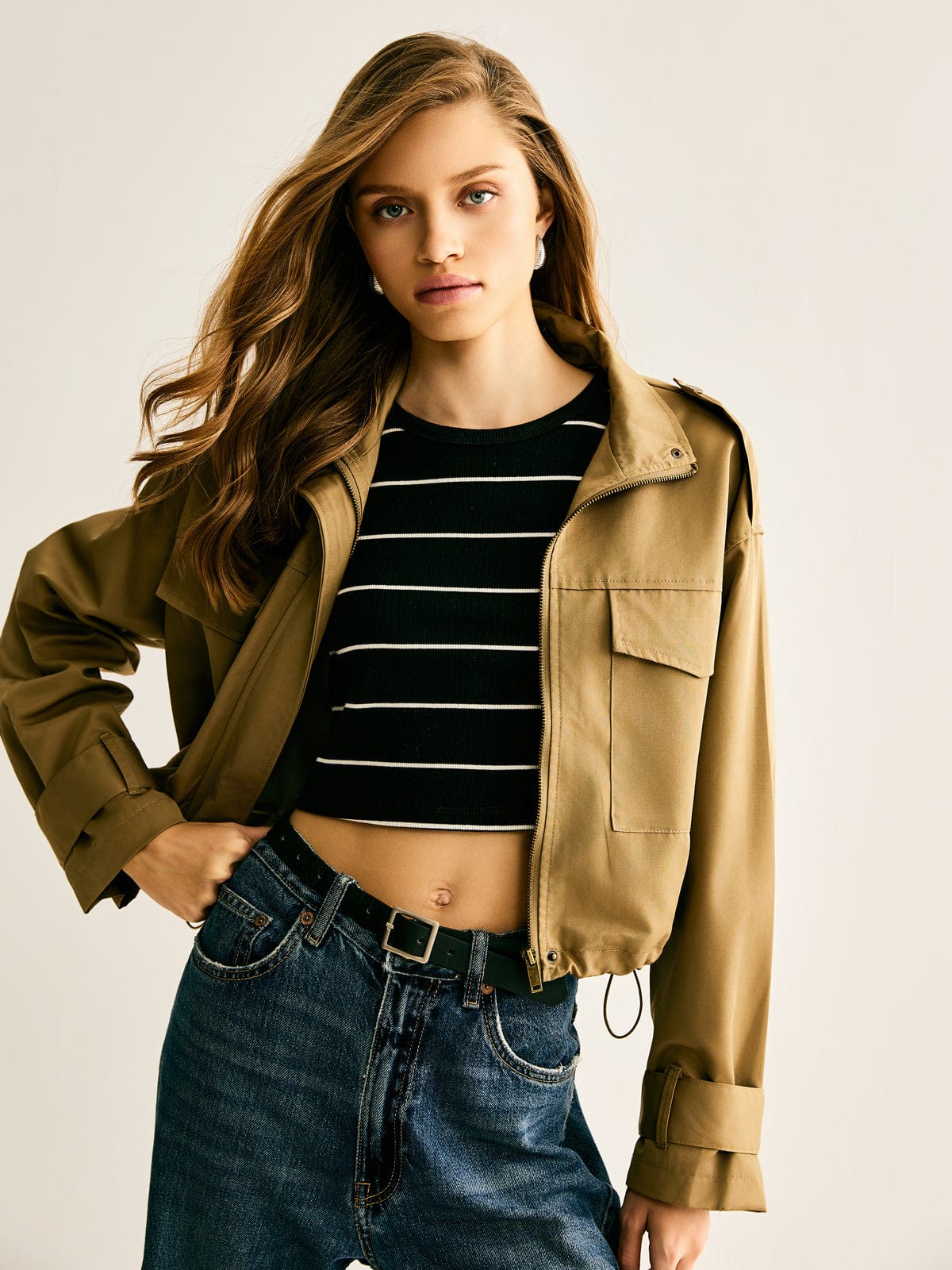 Chaqueta Utility Corta Con Bolsillos Frontales Para Mujer | Ideal Para Entretiempo