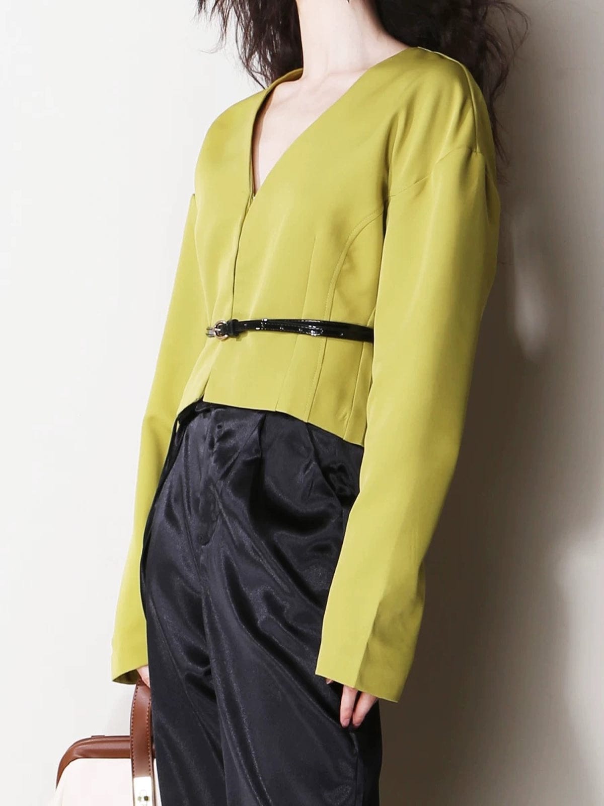 Blazer Corto con Cuello en V y Cinturón Fino para Personas Adultas | Ideal para Uso Profesional y Diario