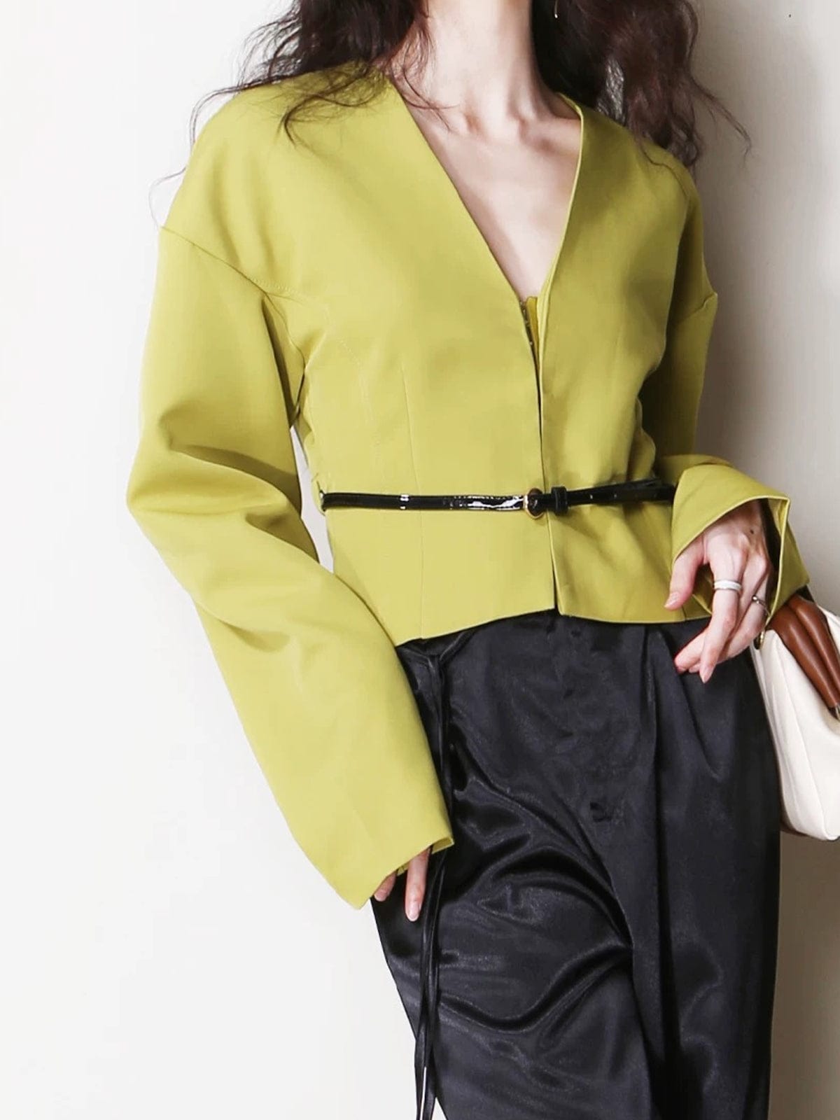 Blazer Corto con Cuello en V y Cinturón Fino para Personas Adultas | Ideal para Uso Profesional y Diario
