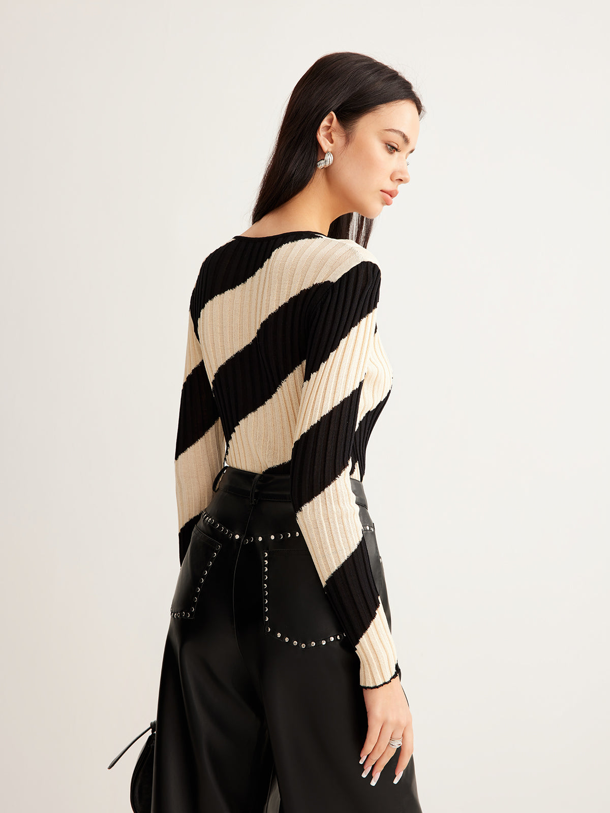 Top Con Corte Ajustado Y Patrón Rayado Diagonal Para Mujer | Ideal Para Uso Diario Y Profesional