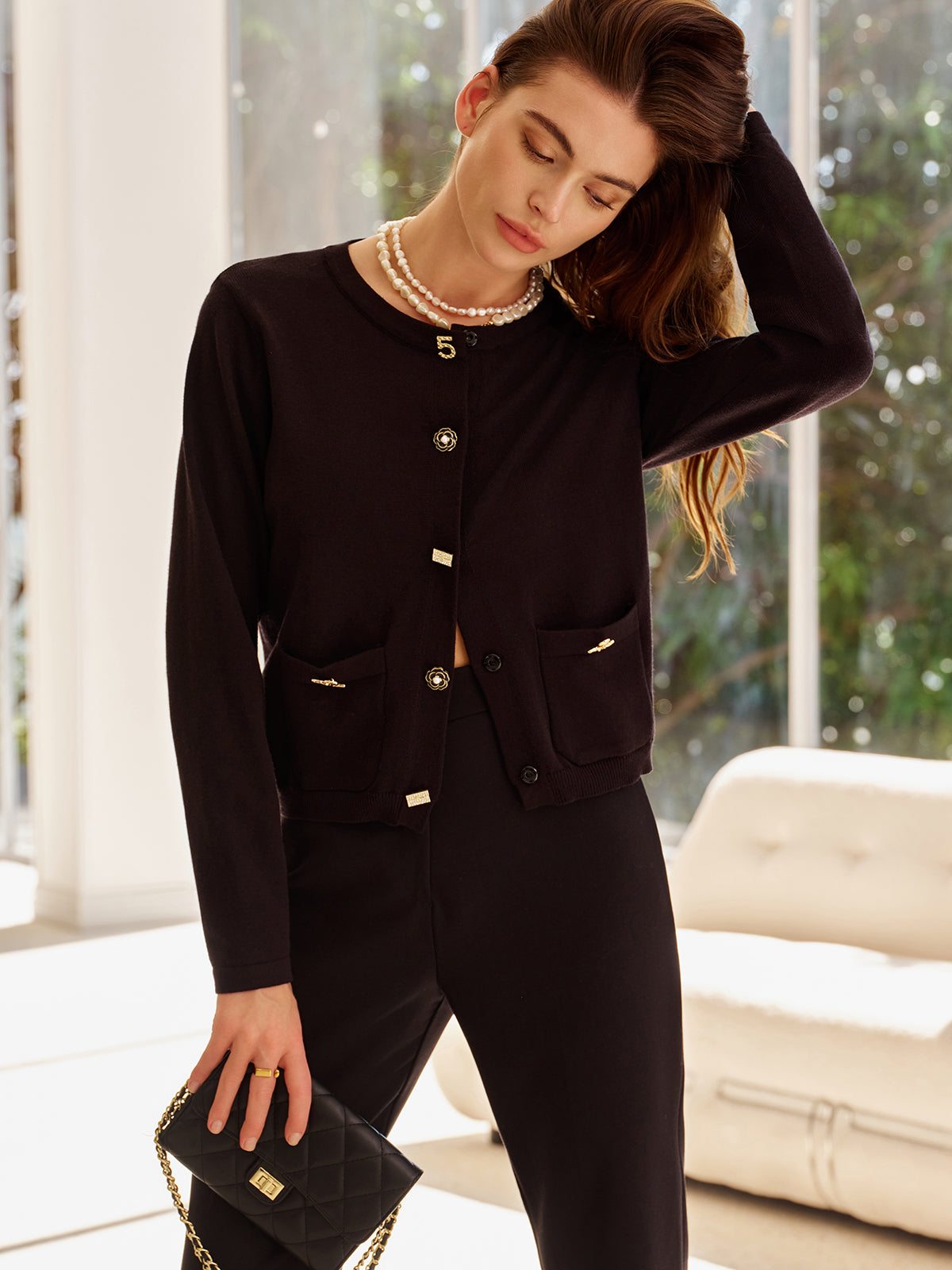 Cárdigan Negro con Cierre de Botones y Bolsillos Decorativos para Mujer | Ideal para Oficina y Ocasiones Formales