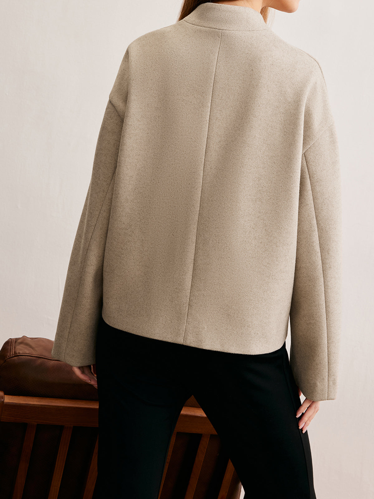 Chaqueta Corta Con Cierre De Tres Botones Y Cuello Estilo Oficial Para Mujer | Ideal Para Entretiempo Y Uso Diario