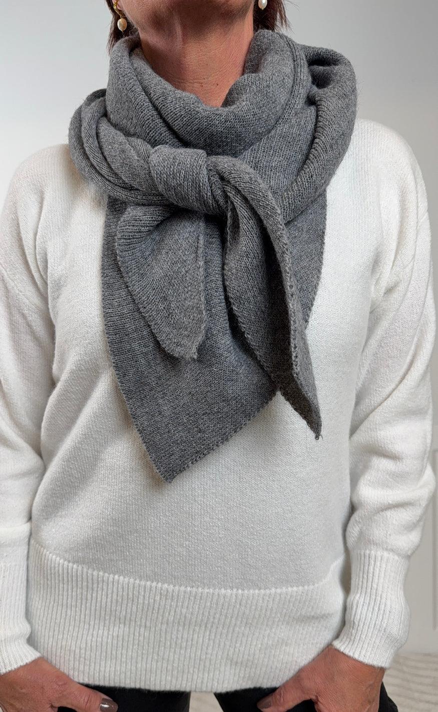 Bufanda Lisa para Mujer con Tamaño Estándar | Ideal para Uso Diario en Invierno