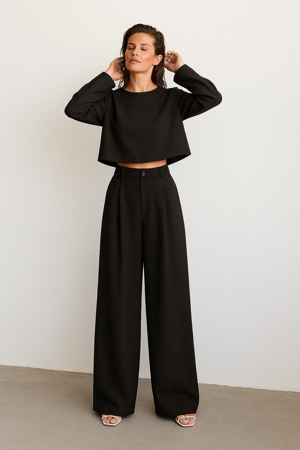 Conjunto de Dos Piezas con Pantalón Plisado y Top Corto para Mujer | Ideal para Primavera, Verano y Otoño