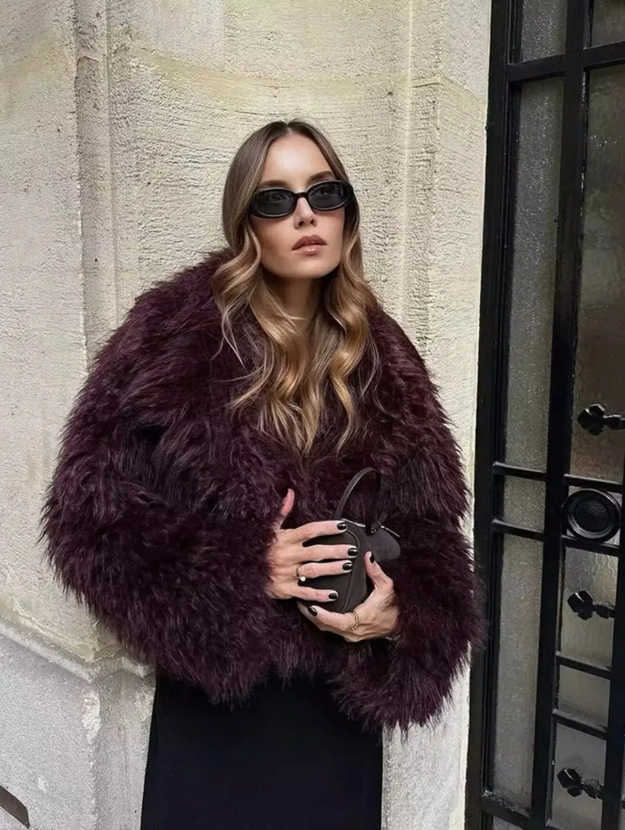 Abrigo Voluminoso con Diseño Amplio para Mujer | Ideal para Temporada de Invierno
