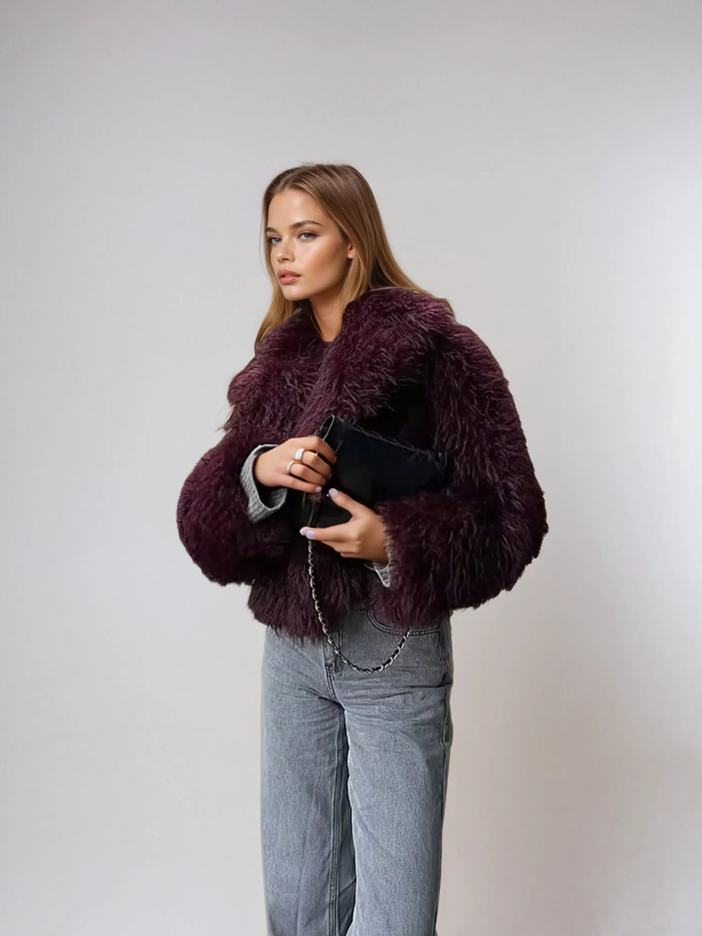 Abrigo Voluminoso con Diseño Amplio para Mujer | Ideal para Temporada de Invierno