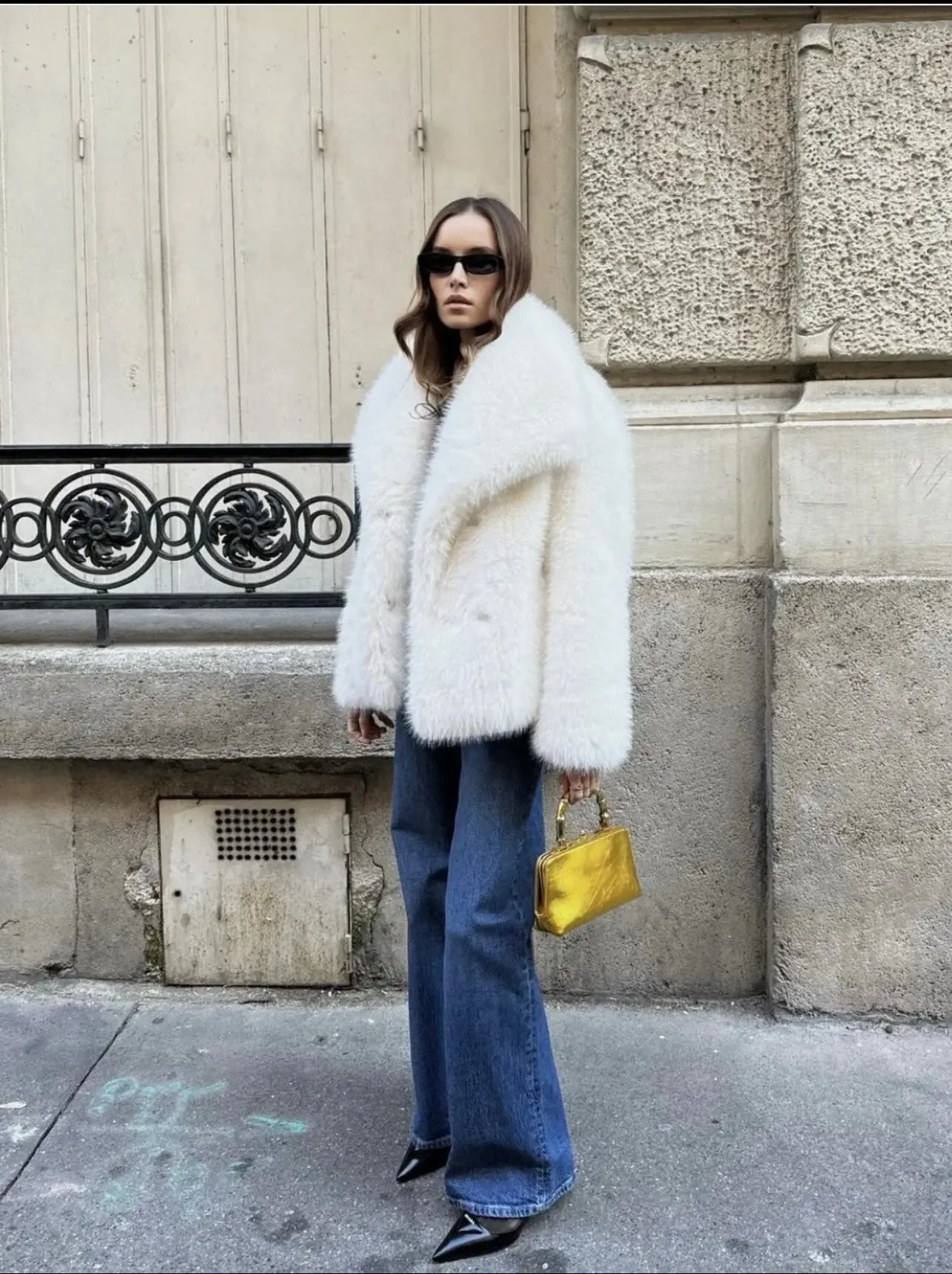 Abrigo Voluminoso con Diseño Amplio para Mujer | Ideal para Temporada de Invierno