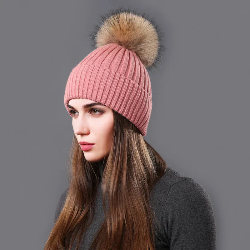 Gorro de Punto Canelado con Pompon para Mujer | Ideal para Invierno