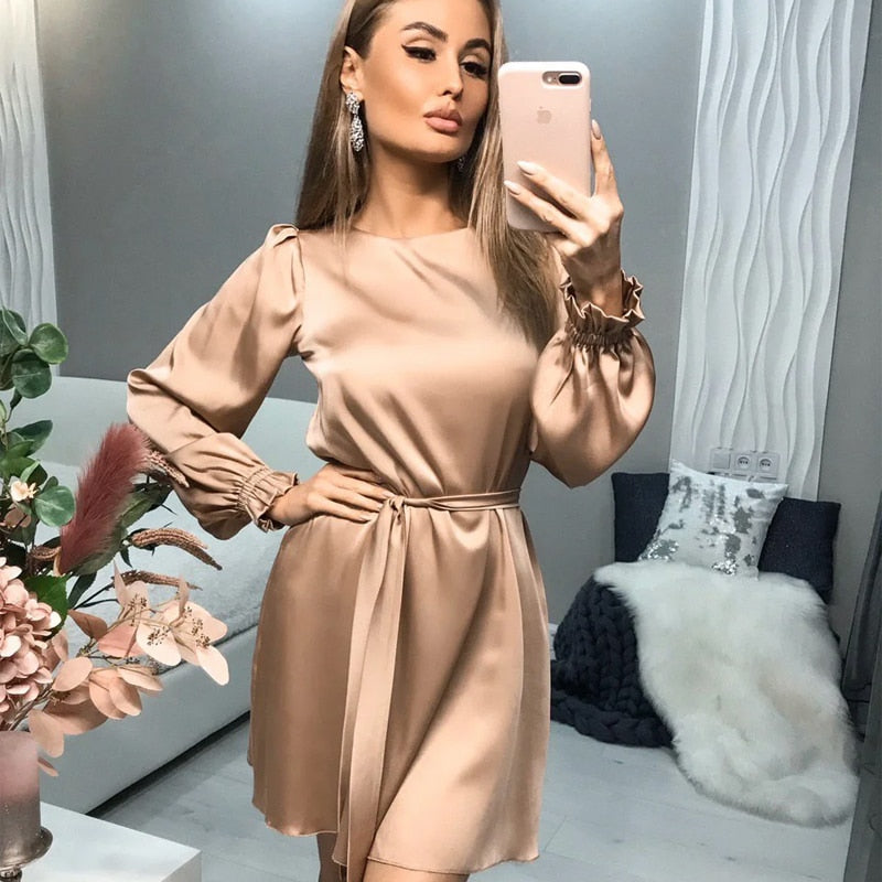 Vestido Corto de Noche con Cobertura Completa para Mujer | Ideal para Eventos Formales
