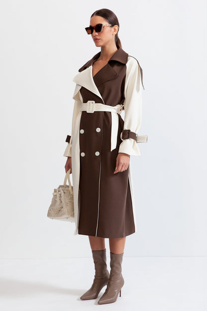 Trench Largo con Diseño Bicolor para Mujer | Ideal para la Media Estación