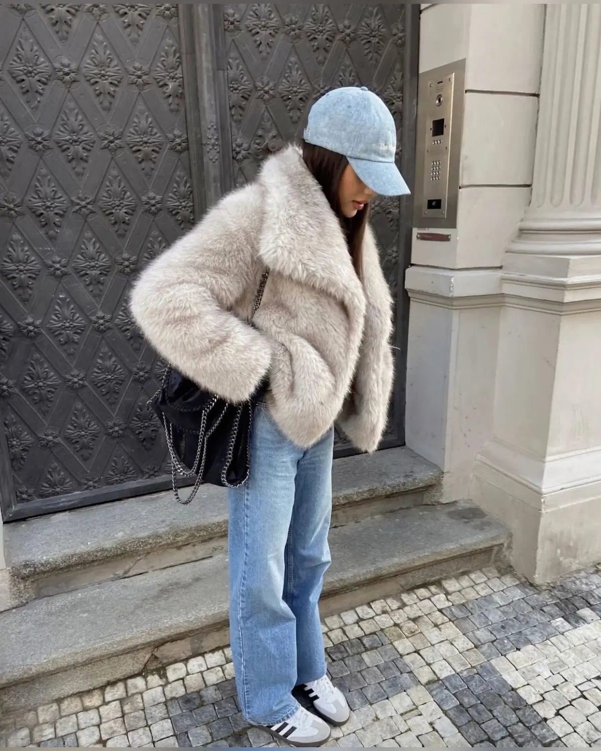 Abrigo Voluminoso de Largo Medio para Mujer | Ideal para Temporadas Frías