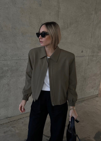 Chaqueta Simple con Corte Ajustado y Mangas Largas para Personas Adultas | Ideal para Uso Profesional y Diario