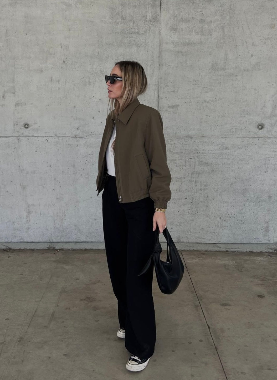 Chaqueta Simple con Corte Ajustado y Mangas Largas para Personas Adultas | Ideal para Uso Profesional y Diario