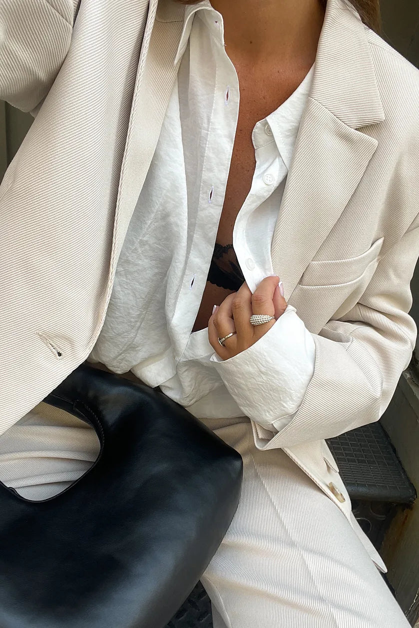Blazer Con Corte Regular Y Cierre De Dos Botones Para Mujer | Ideal Para Uso Profesional Y Diario