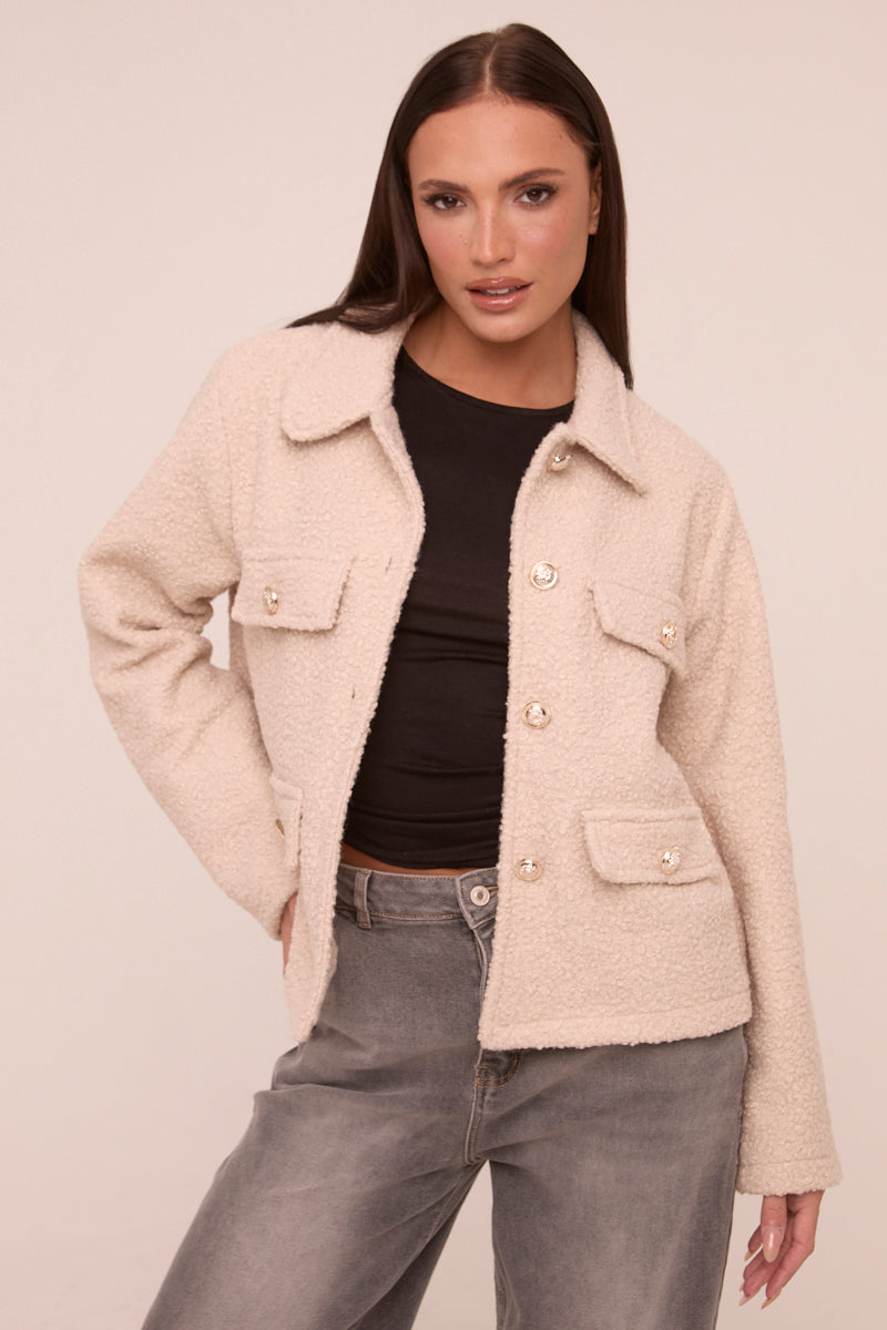 Chaqueta Corta con Bolsillos y Botones Decorativos para Mujer | Ideal para Temporadas Intermedias y Uso Diario